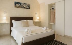 Holiday House Plebiscito